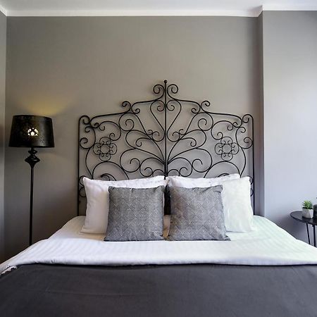 Captivating Old Town Apartment Bucureşti Ngoại thất bức ảnh