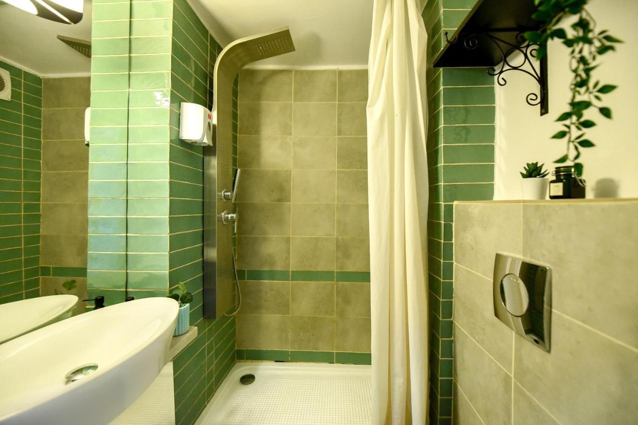 Captivating Old Town Apartment Bucureşti Ngoại thất bức ảnh