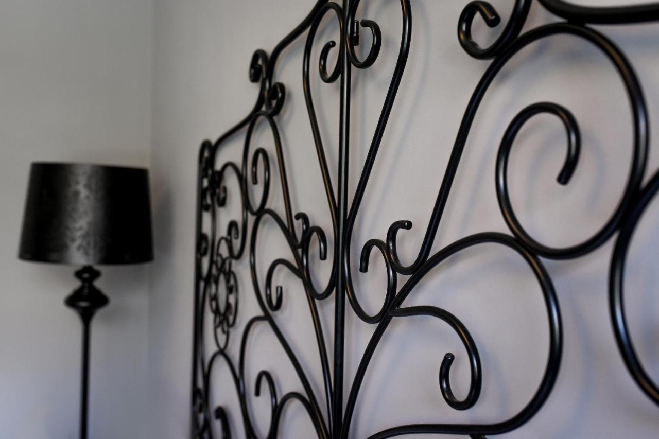Captivating Old Town Apartment Bucureşti Ngoại thất bức ảnh